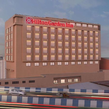 Hilton Garden Inn Surat City Centre Extérieur photo